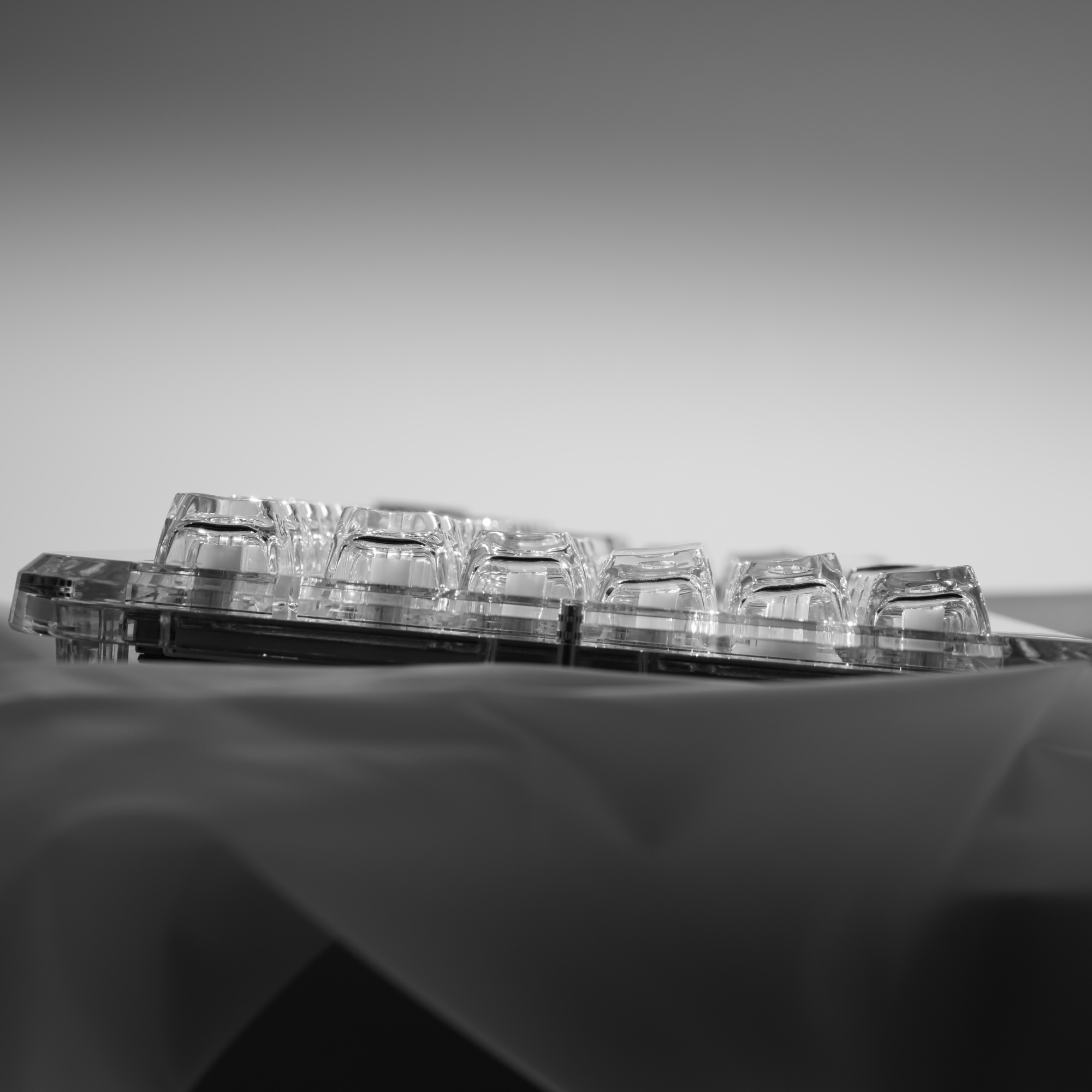 XVX Crystal Transparent SA Pro - Keyboard Gaming Transparent のレビューと価格